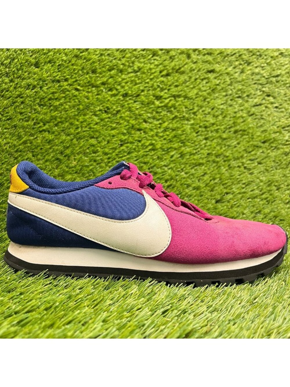 Nike Pre Love OX True Berry Pink Blue Void Womens Size 8 Running Shoes Sneakers
